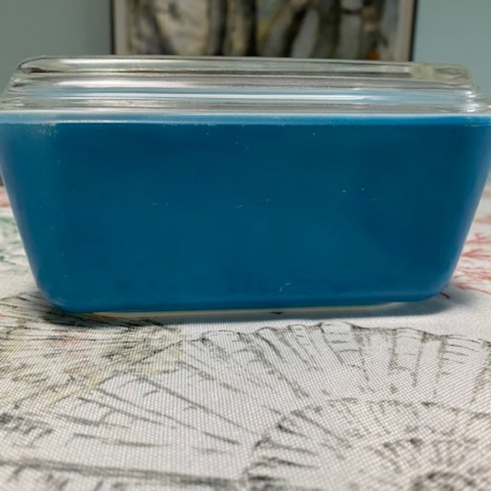 Vintage Pyrex Refrigerator Dish with Lid Teal 502